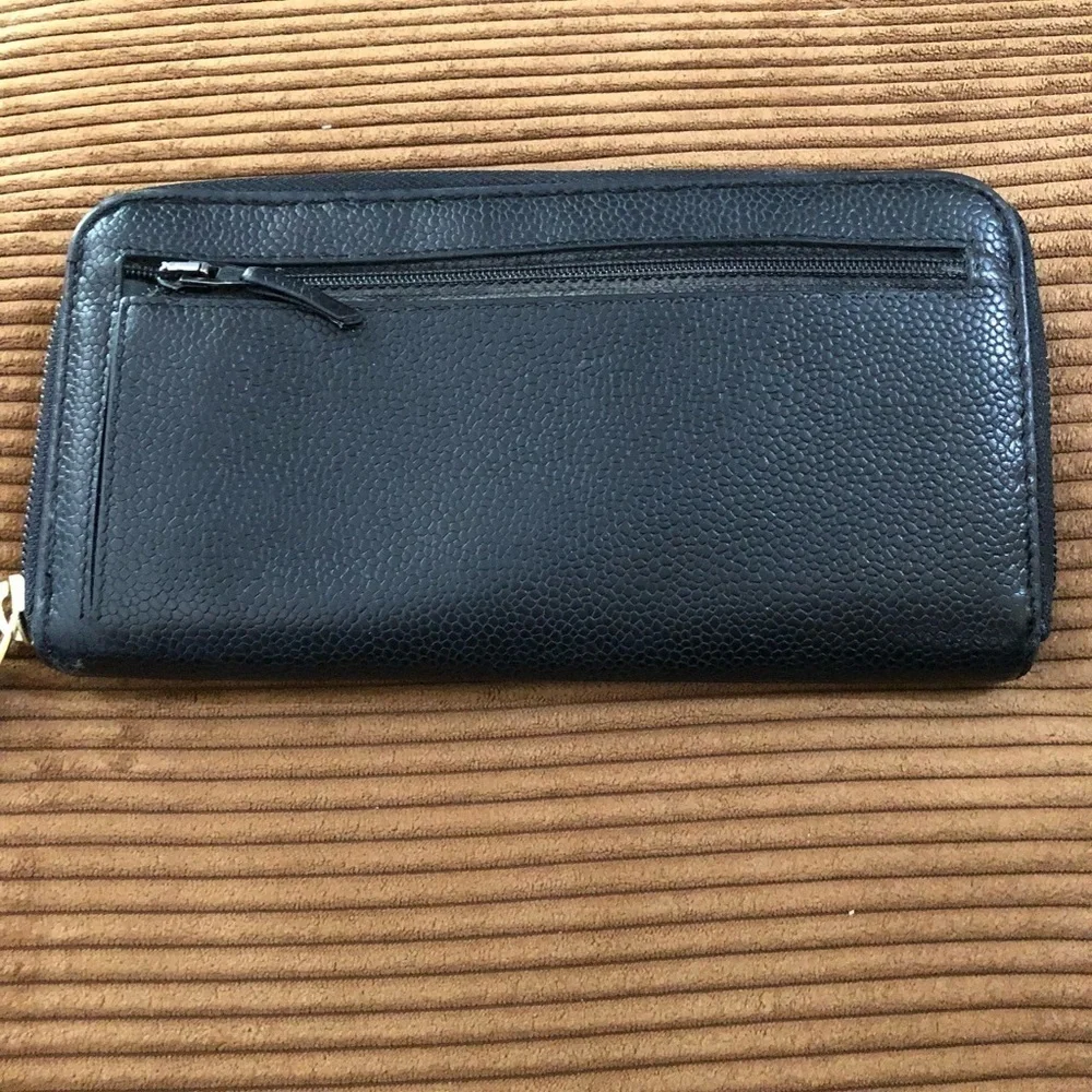 Chanel zip around wallet Auth